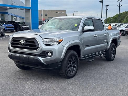Used 2023 Toyota Tacoma SR5 RWD image 7