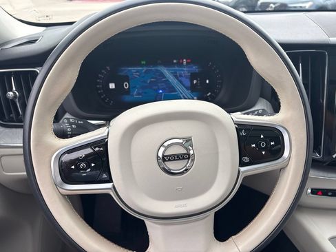 Certified 2025 Volvo XC60 B5 Plus w/ Protection Package Premier AWD/4WD image 25