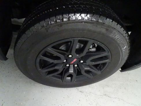 Used 2024 GMC Sierra 1500 Elevation image 32