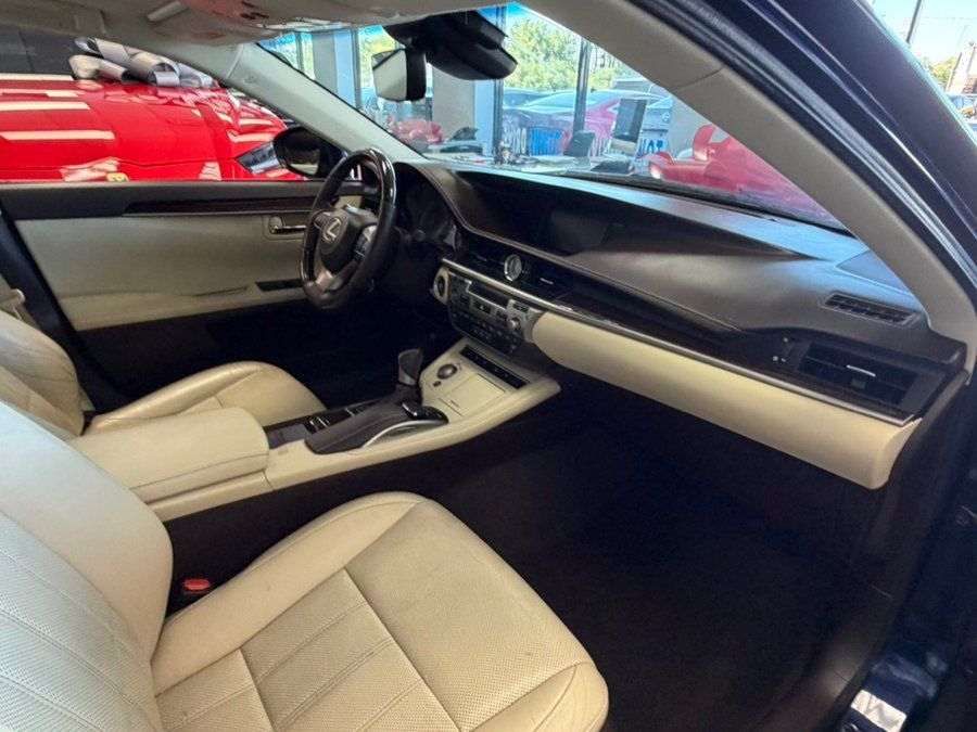 Used 2016 Lexus ES 350 w/ Luxury Package w/Wood Trim FWD image 59