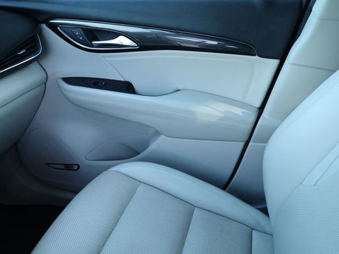 Used 2022 Buick Envision Essence w/ Technology Package I image 10