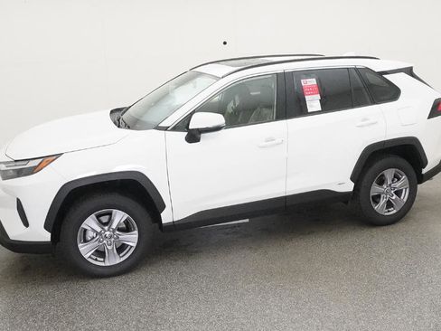 Certified 2025 Toyota RAV4 XLE image 40