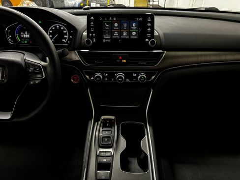 Used 2021 Honda Accord Hybrid image 14