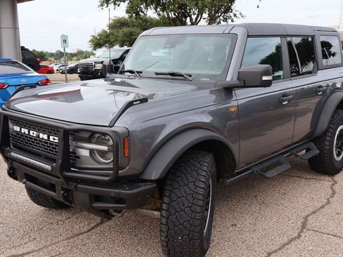 Used 2023 Ford Bronco Badlands w/ Sasquatch Package AWD/4WD image 7