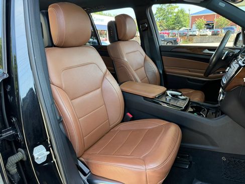 Used 2017 Mercedes-Benz GLS 550 4MATIC w/ Driver Assistance Package image 27