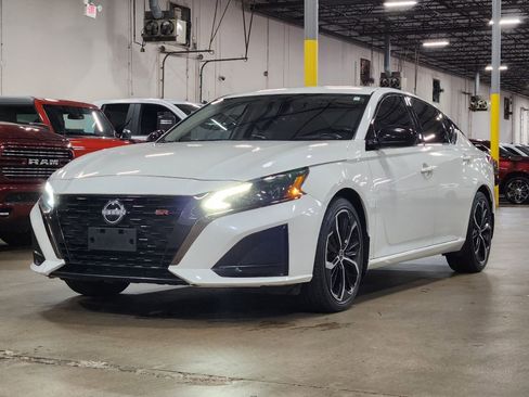 Used 2023 Nissan Altima 2.5 SR image 4