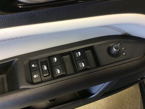 Used 2025 Jeep Compass Limited w/ Elite Group image 14