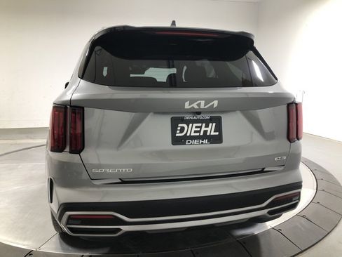 Used 2023 Kia Sorento SX Prestige image 6