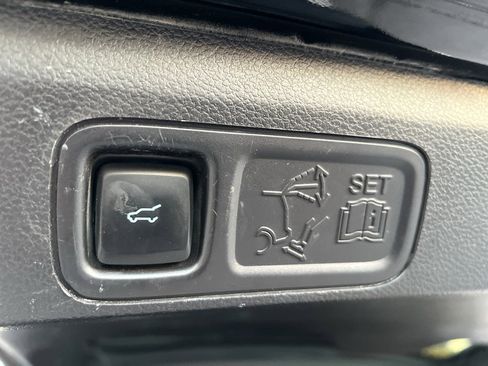 Used 2020 Ford Expedition Limited image 22