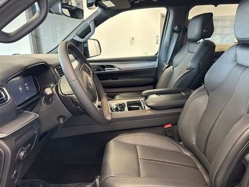 New 2026 Jeep Grand Wagoneer Limited w/ Convenience Group I image 15