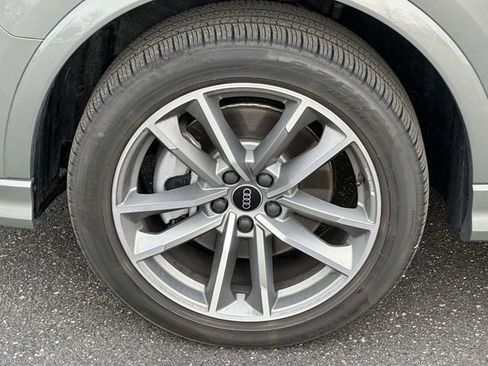 Certified 2025 Audi Q3 2.0T Premium w/ Convenience Package image 10