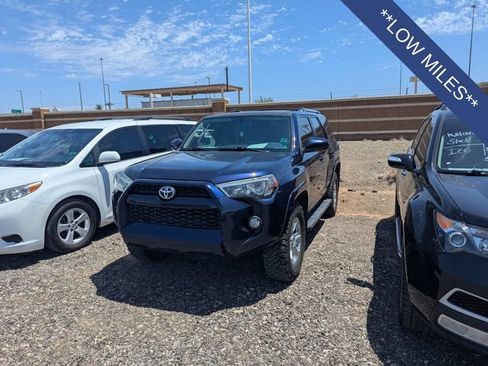 Used 2019 Toyota 4Runner SR5 AWD/4WD image 2