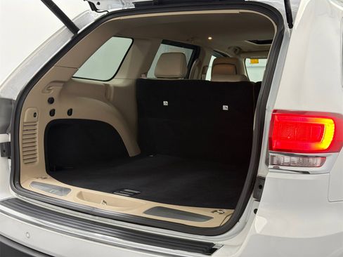 Used 2018 Jeep Grand Cherokee Limited w/ Trailer Tow Group IV image 8