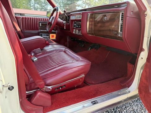 Used 1989 Cadillac Brougham image 27