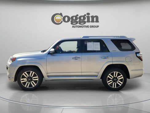 Used 2023 Toyota 4Runner Limited RWD image 2