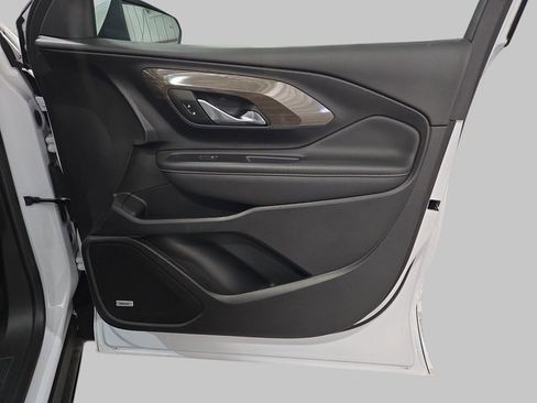 Used 2023 GMC Terrain Denali w/ Denali Premium Package image 11