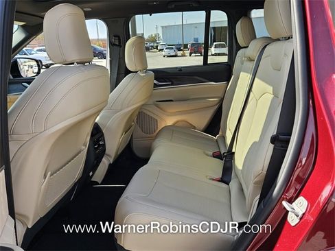 New 2025 Jeep Grand Cherokee Limited w/ Luxury Tech Group II image 6