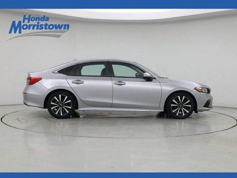 Used 2022 Honda Civic EX image 1