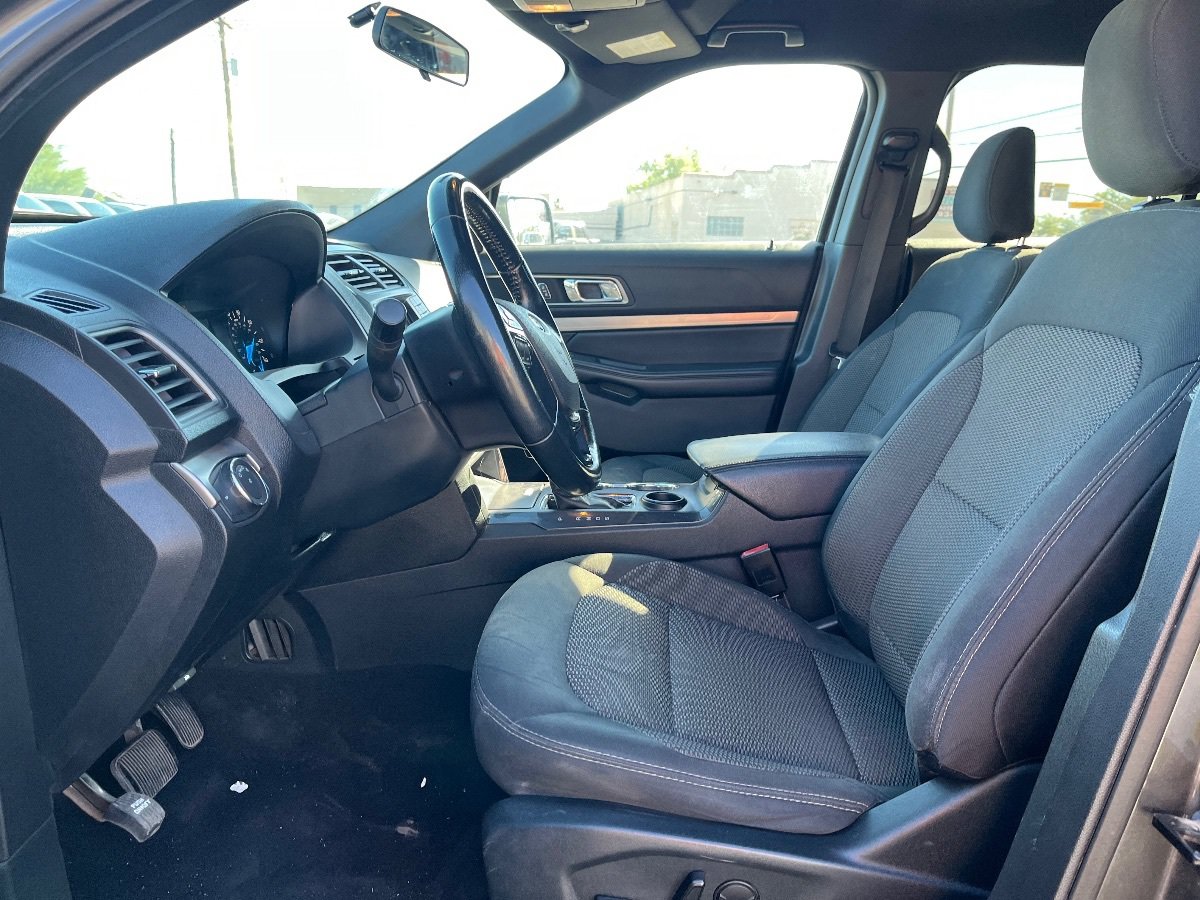 Used 2019 Ford Explorer XLT FWD image 11