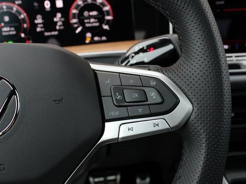 New 2026 Volkswagen Tiguan SEL R-Line image 15