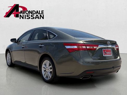 Used 2013 Toyota Avalon XLE Premium FWD image 3