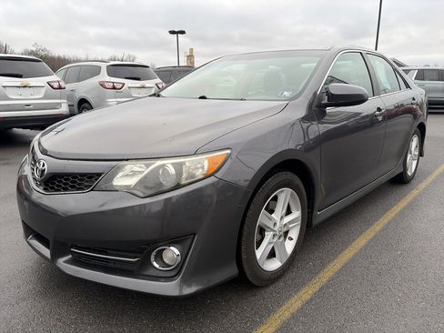 Used 2013 Toyota Camry L image 8