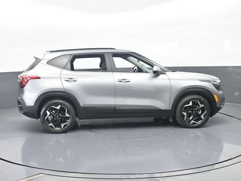 Used 2025 Kia Seltos EX w/ EX Sunroof Package image 7