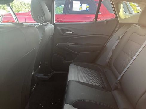 Used 2025 Chevrolet Trax LT FWD image 16