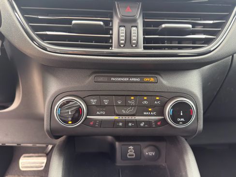 Used 2024 Ford Escape ST-Line AWD/4WD image 18