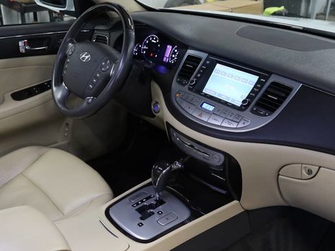 Used 2010 Hyundai Genesis 4.6 image 26
