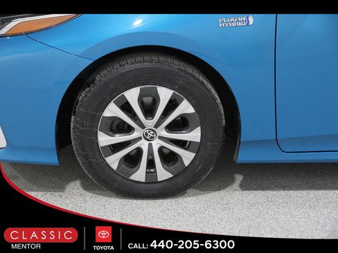 Certified 2022 Toyota Prius Prime XLE image 24