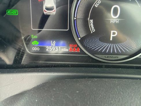 Used 2024 Lexus UX 250h AWD w/ Premium Package image 10