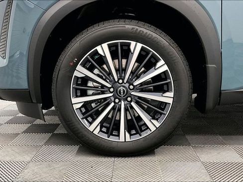 New 2026 Nissan Pathfinder Platinum AWD/4WD image 12