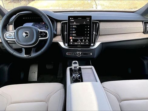 New 2026 Volvo XC90 T8 Plus image 7