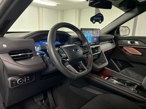 Used 2025 Ford Explorer ST AWD/4WD image 10