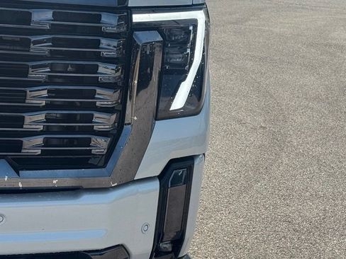 Used 2024 GMC Sierra 2500 Denali Ultimate w/ Max Trailering Package AWD/4WD image 12