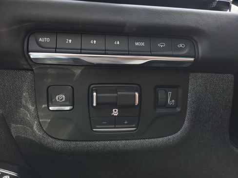 Certified 2025 Cadillac Escalade Sport Platinum w/ LPO, Floor Liner Package AWD/4WD image 28