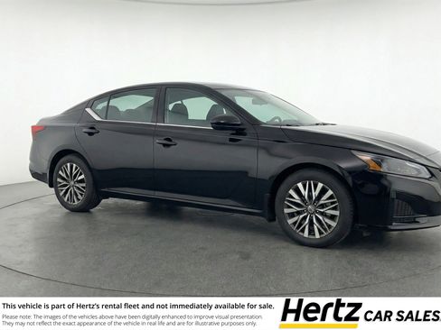 Used 2025 Nissan Altima 2.5 SV image 1