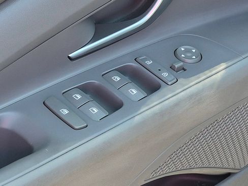Used 2023 Hyundai Elantra SEL w/ Convenience Package FWD image 13