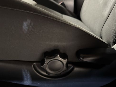 Used 2018 Toyota Tacoma TRD Off-Road image 18