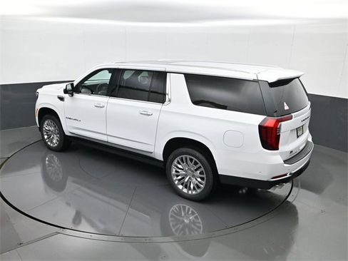 New 2026 GMC Yukon XL Denali image 21