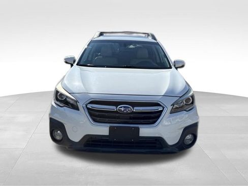 Used 2018 Subaru Outback 3.6R Limited AWD/4WD image 2