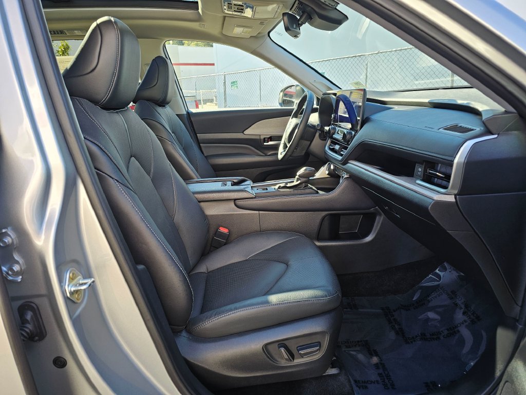 Used 2024 Toyota Grand Highlander AWD Hybrid image 10
