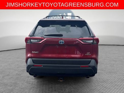 Used 2022 Toyota RAV4 LE AWD/4WD image 4