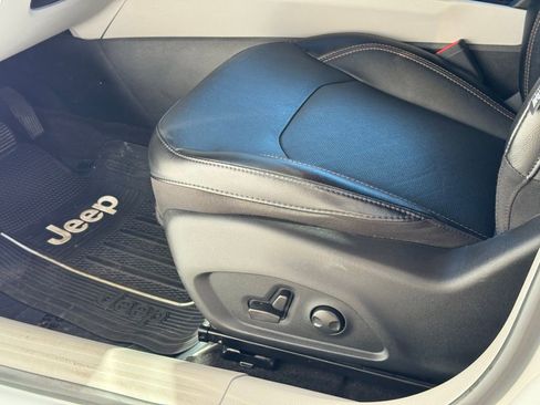 Used 2023 Jeep Compass Limited image 25