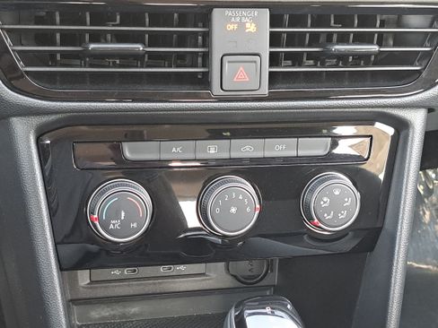 Certified 2024 Volkswagen Taos S FWD image 21