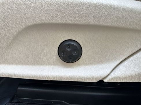 Used 2019 Mercedes-Benz GLC 300 image 16