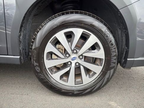 Used 2025 Subaru Outback Premium image 30