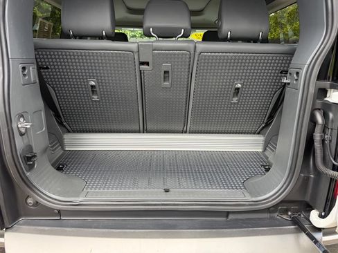 Certified 2022 Land Rover Defender 90 X-Dynamic SE AWD/4WD image 41