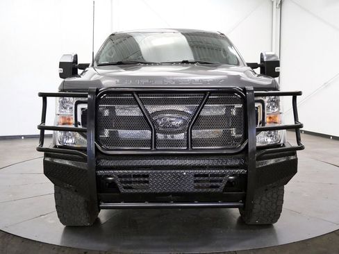 Used 2021 Ford F250 4x4 Crew Cab Super Duty image 2